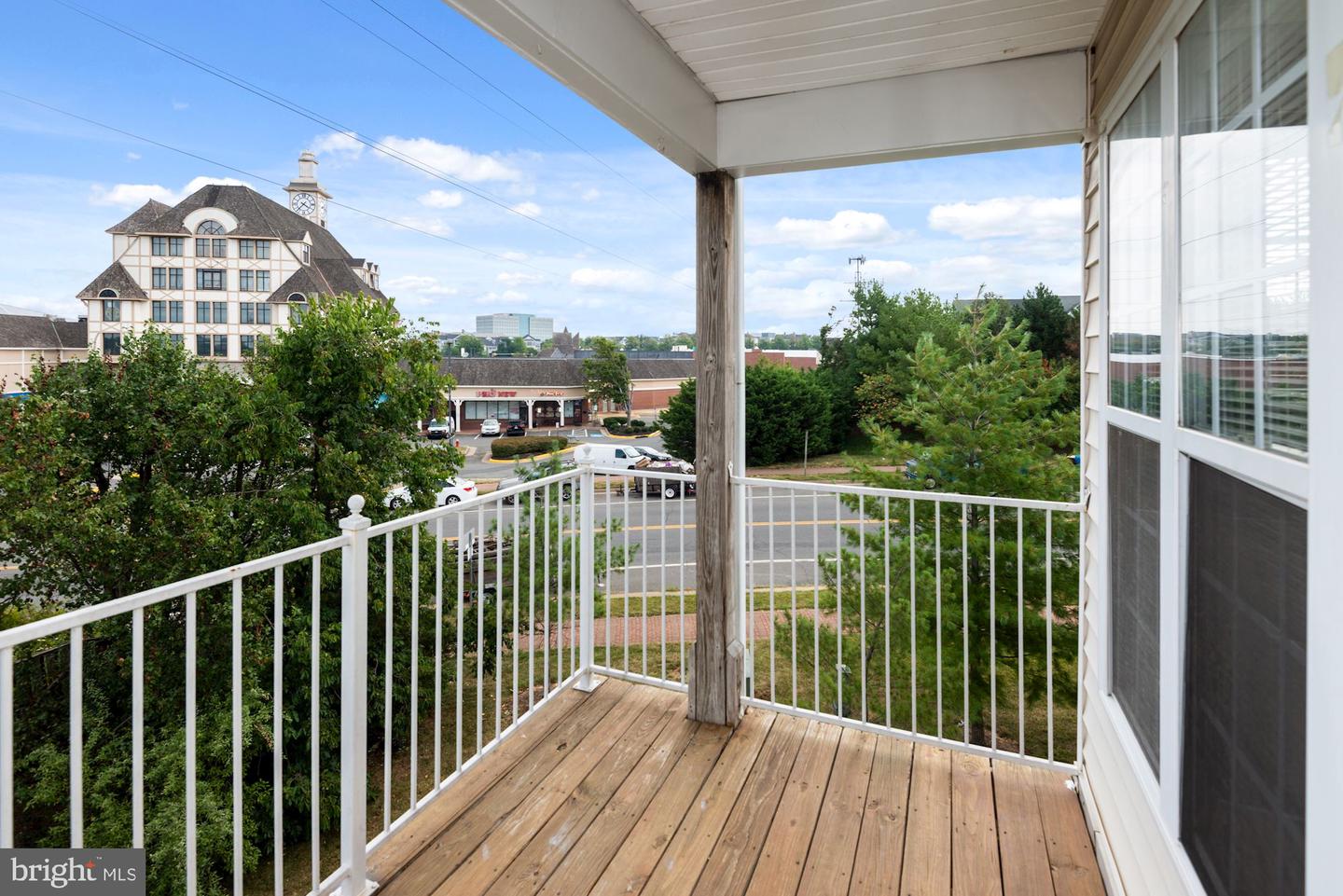 2480 Angeline Dr #302 Property Photo 4