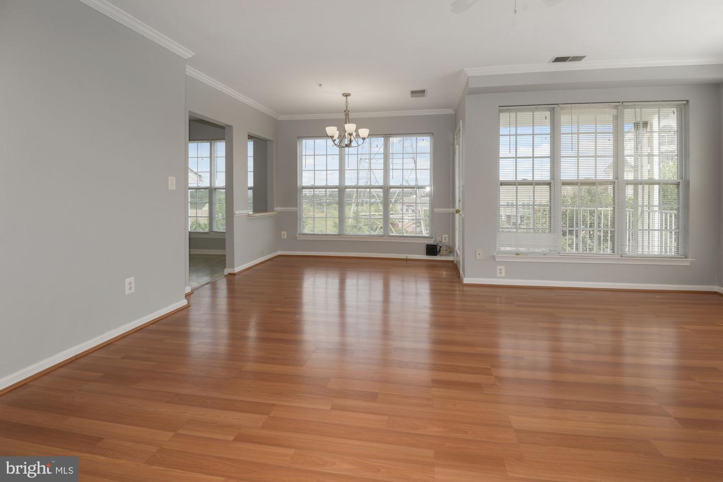 2480 Angeline Dr #302 Property Photo 10