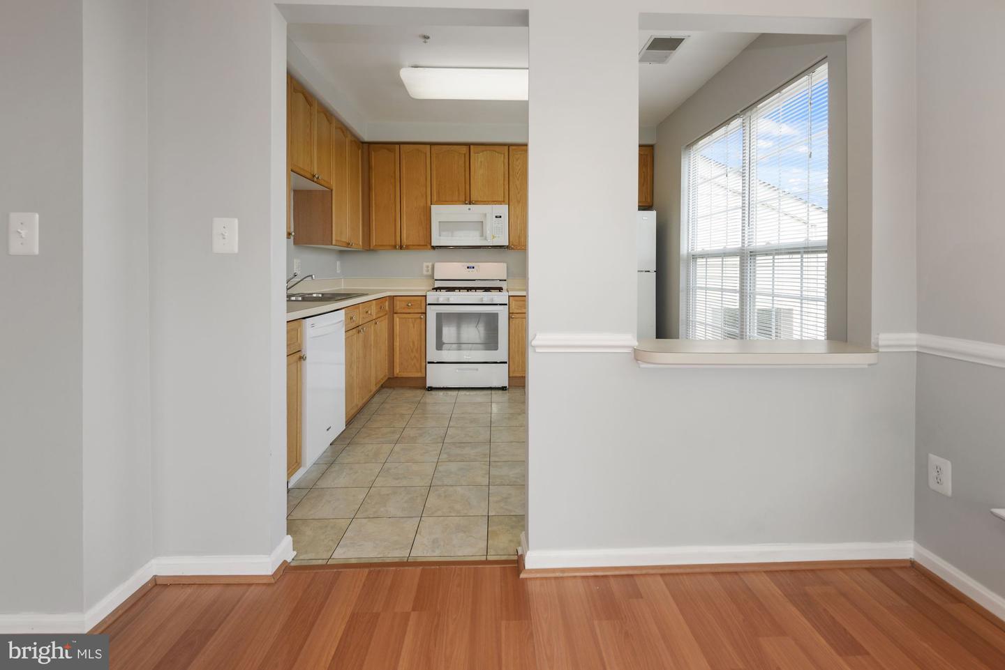 2480 Angeline Dr #302 Property Photo 14