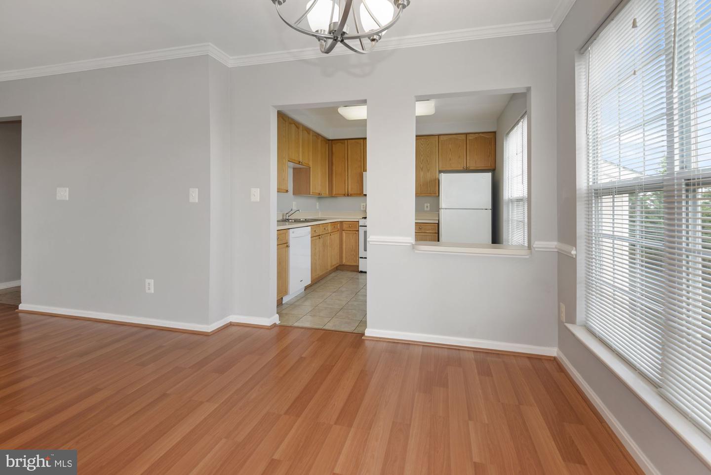 2480 Angeline Dr #302 Property Photo 15