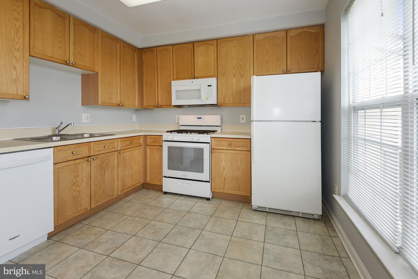 2480 Angeline Dr #302 Property Photo 17