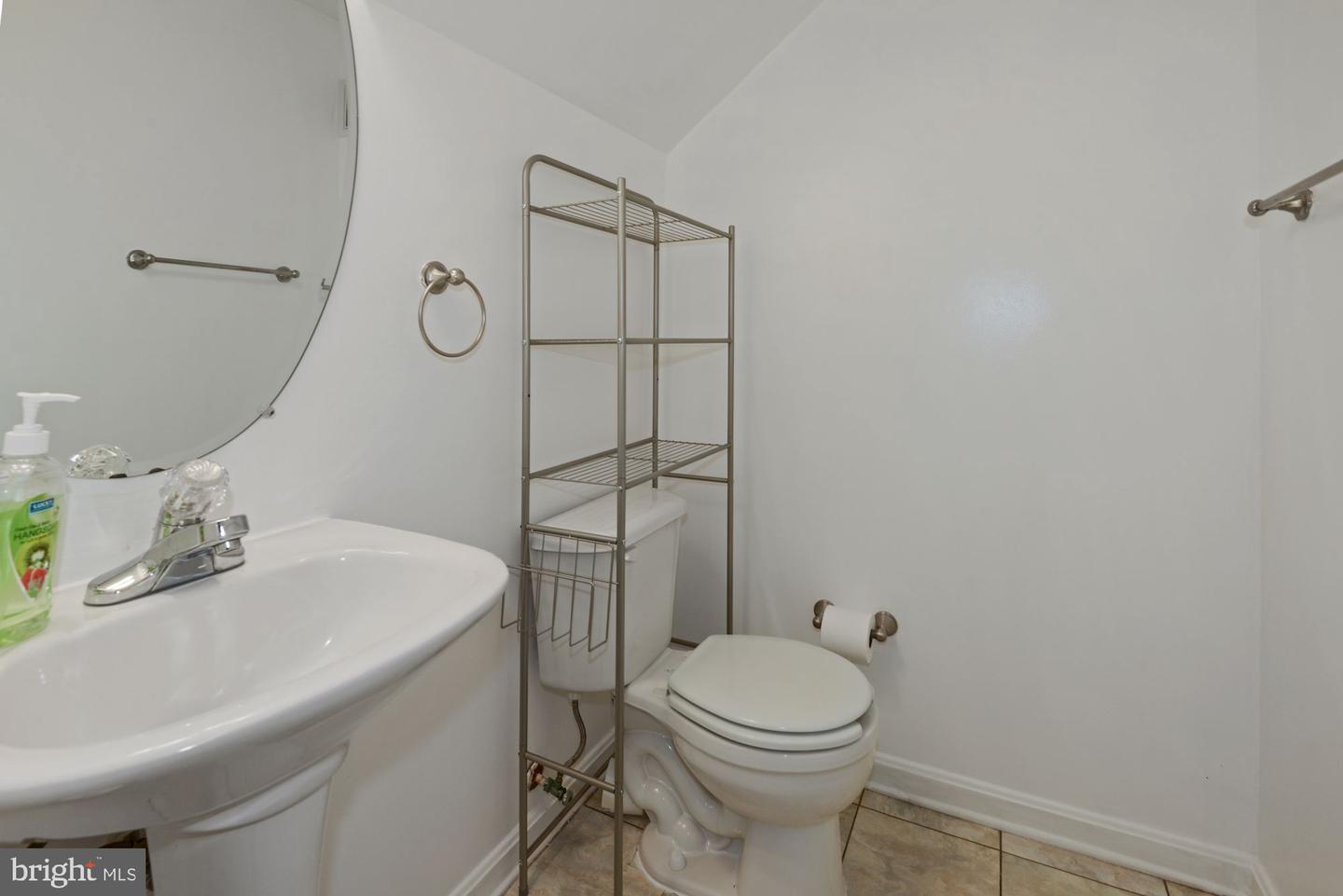 2480 Angeline Dr #302 Property Photo 18