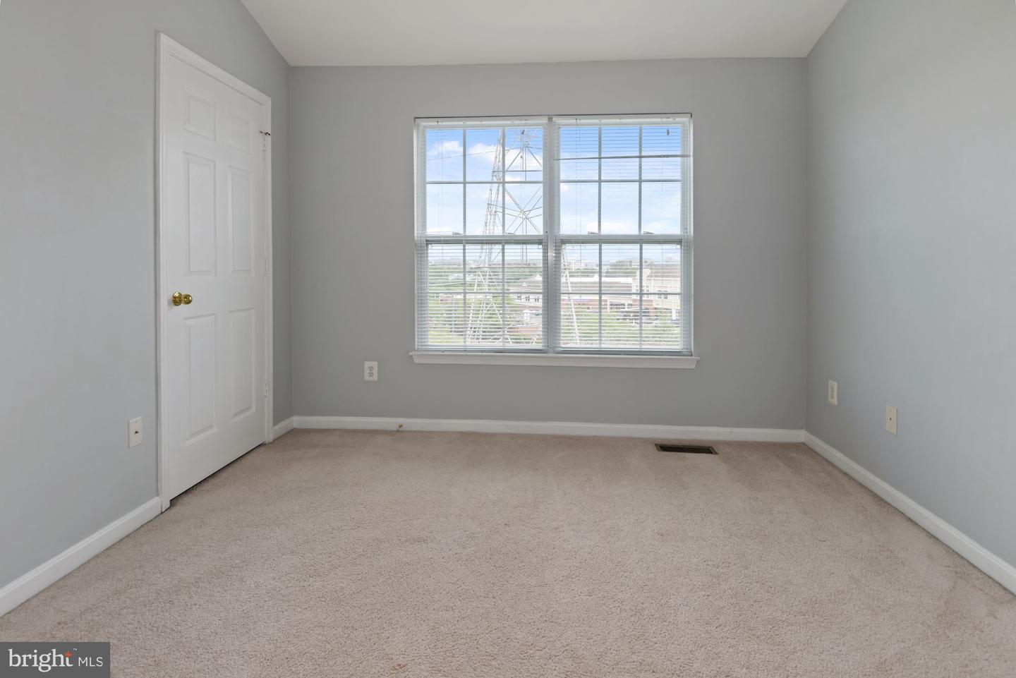2480 Angeline Dr #302 Property Photo 20