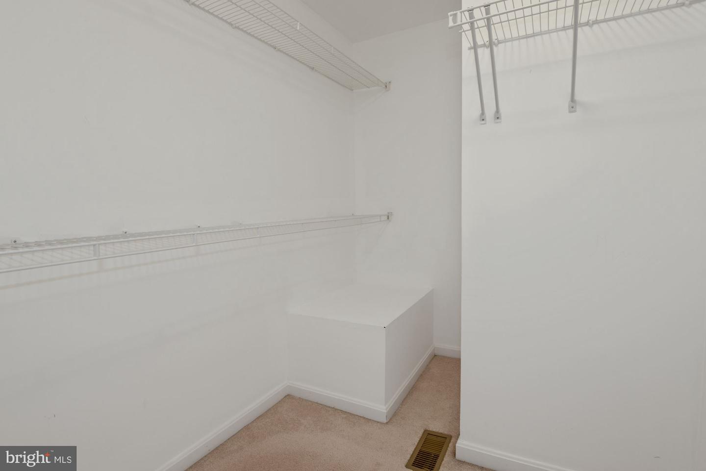 2480 Angeline Dr #302 Property Photo 23