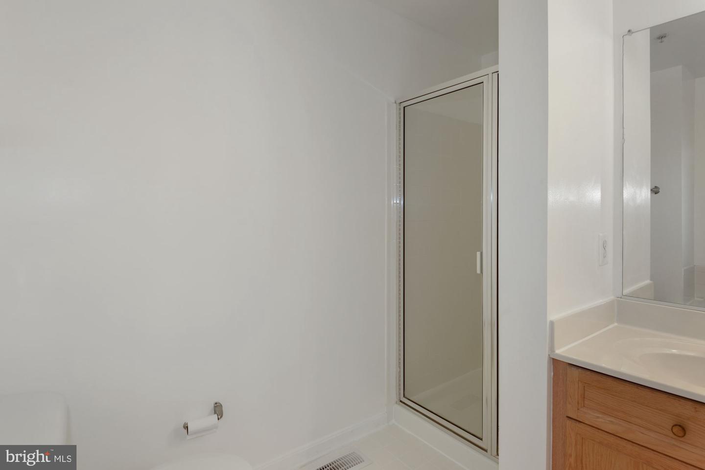 2480 Angeline Dr #302 Property Photo 25