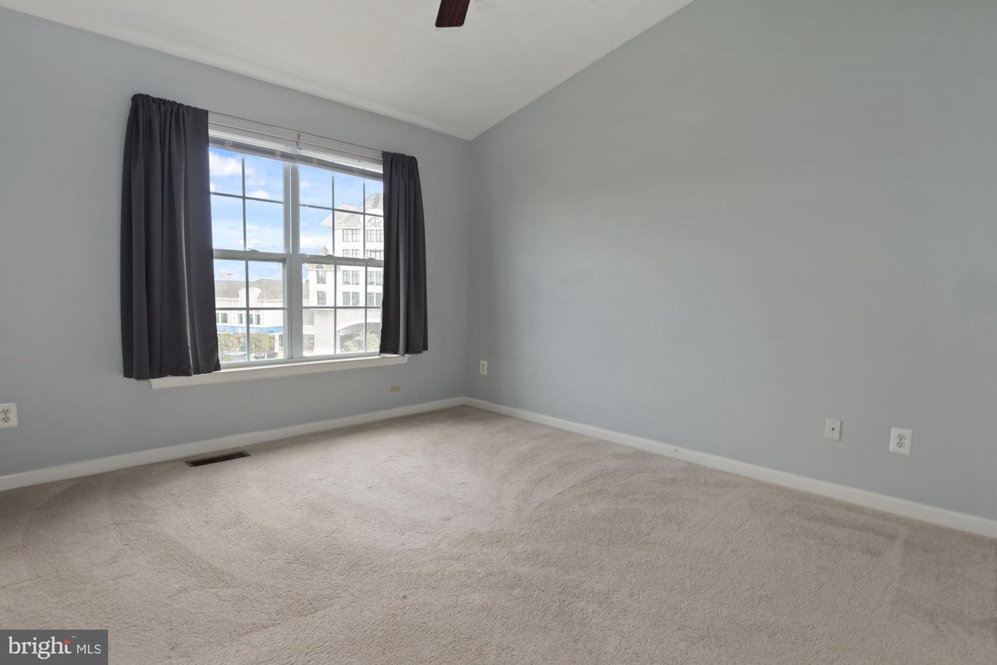 2480 Angeline Dr #302 Property Photo 26