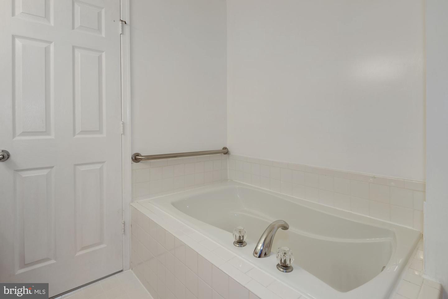 2480 Angeline Dr #302 Property Photo 29