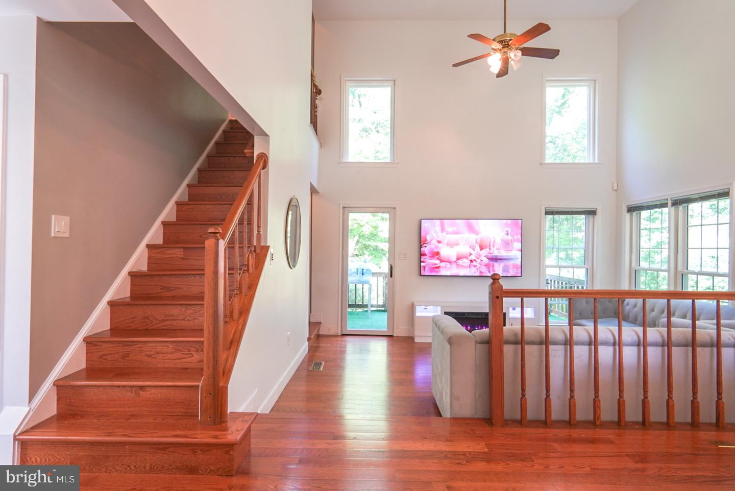 8110 Clifforest Dr Property Photo 4