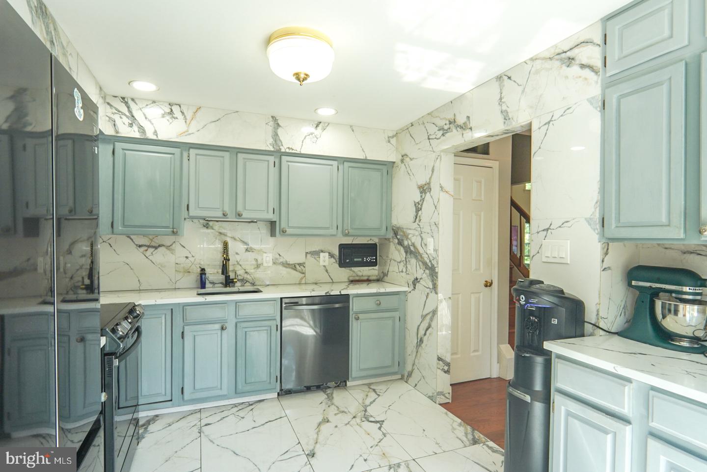 8110 Clifforest Dr Property Photo 12