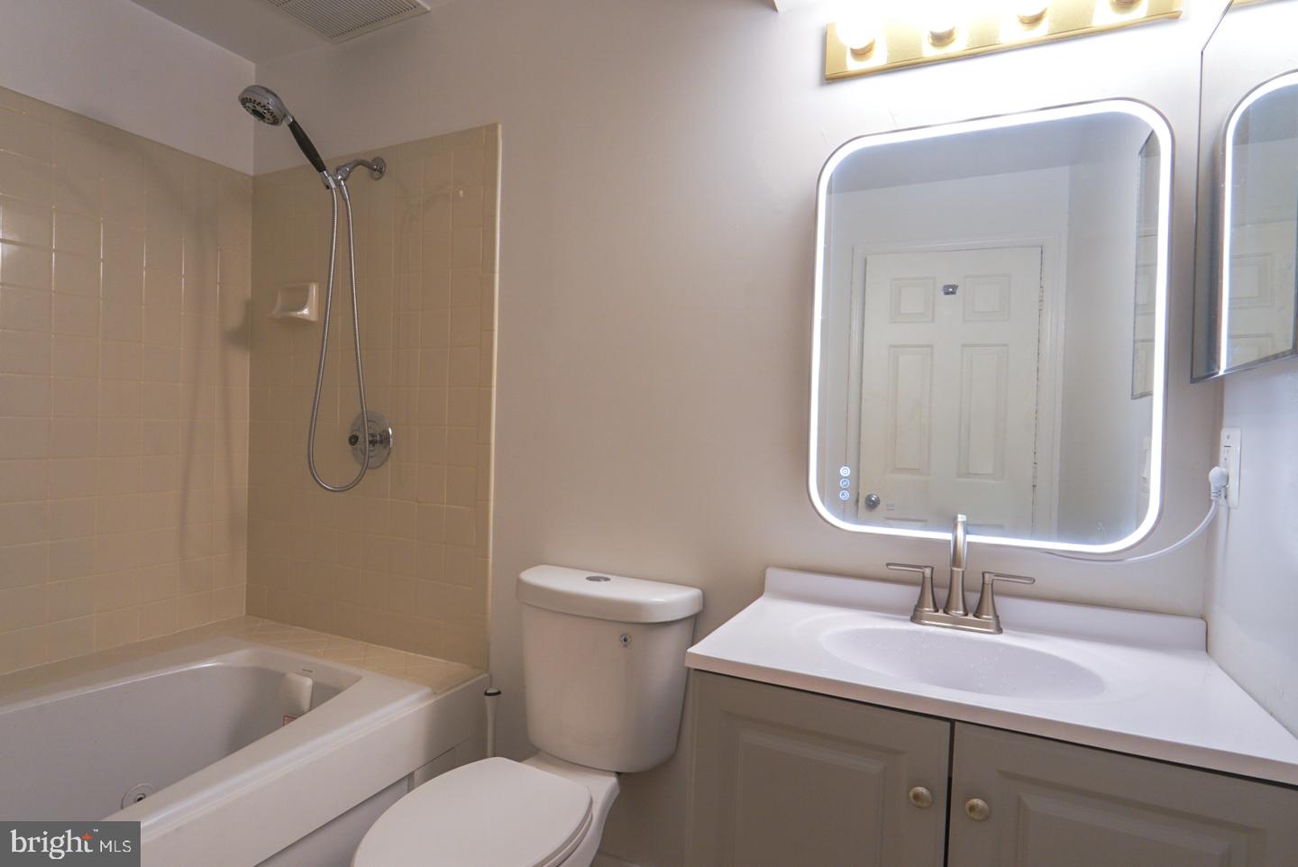 8110 Clifforest Dr Property Photo 25