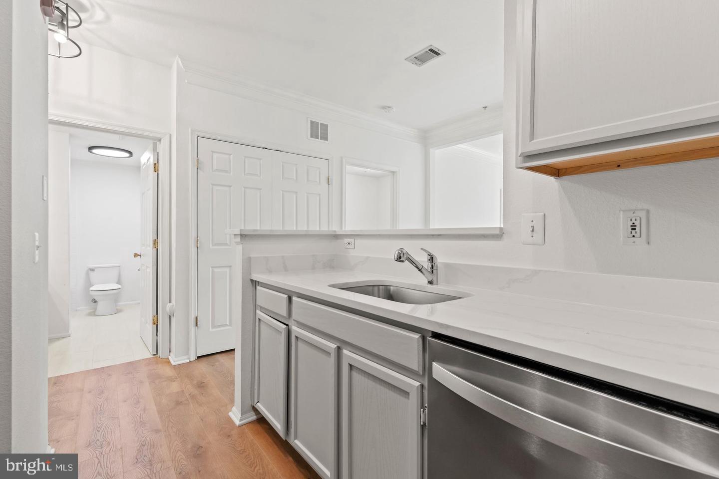 1530 Spring Gate Dr #9106 Property Photo 13