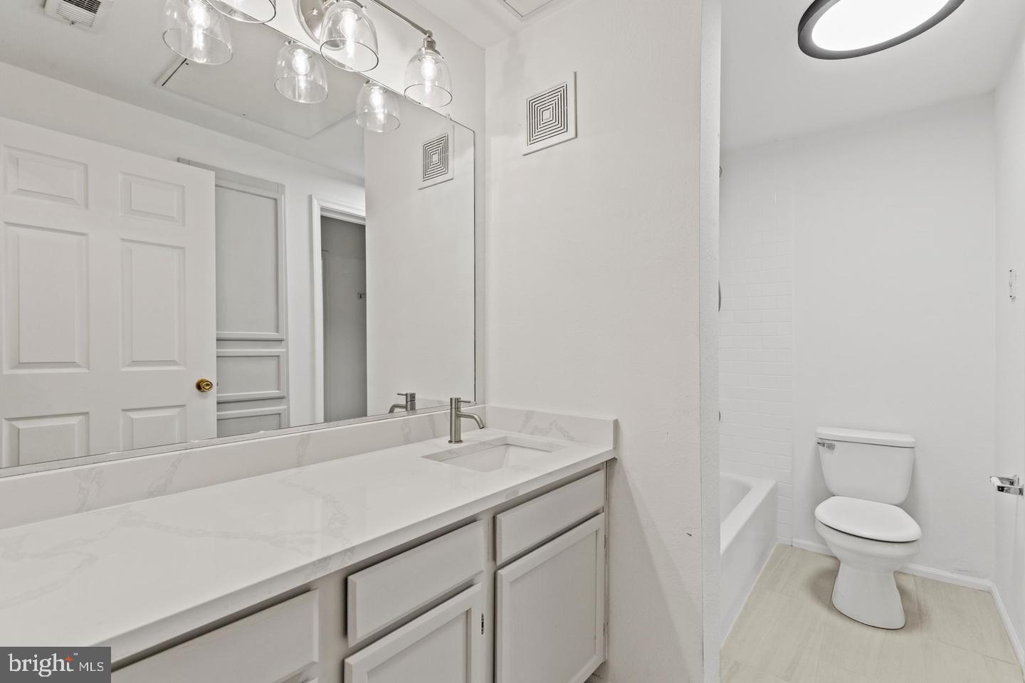 1530 Spring Gate Dr #9106 Property Photo 19