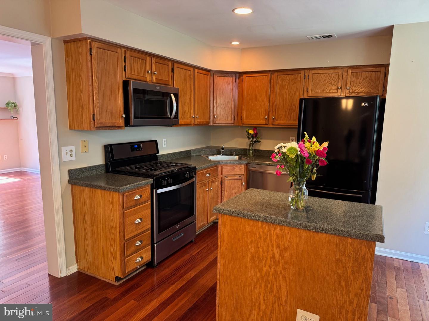 6064 CLAY SPUR CT Property Photo 1
