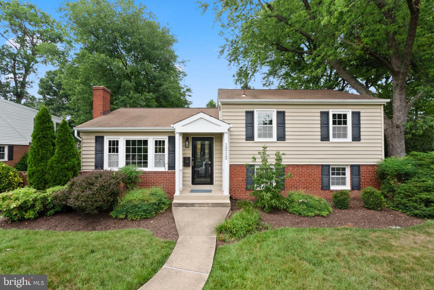 1212 Croton Dr Property Photo 1
