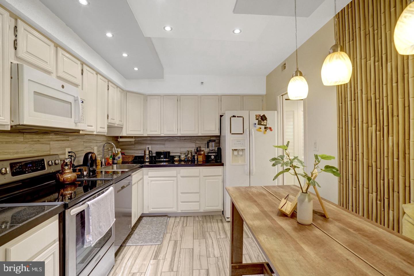 3709 S George Mason Dr #415e Property Photo 16