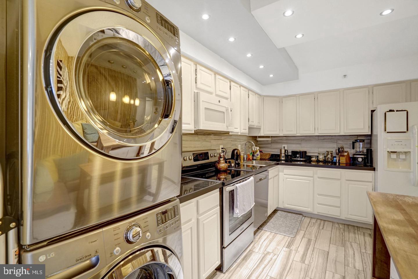 3709 S George Mason Dr #415e Property Photo 18