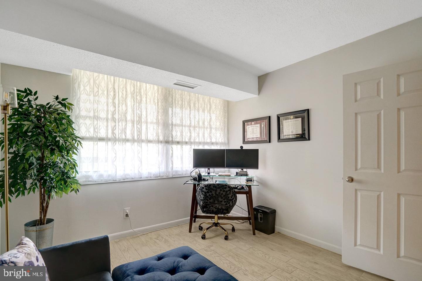 3709 S George Mason Dr #415e Property Photo 26