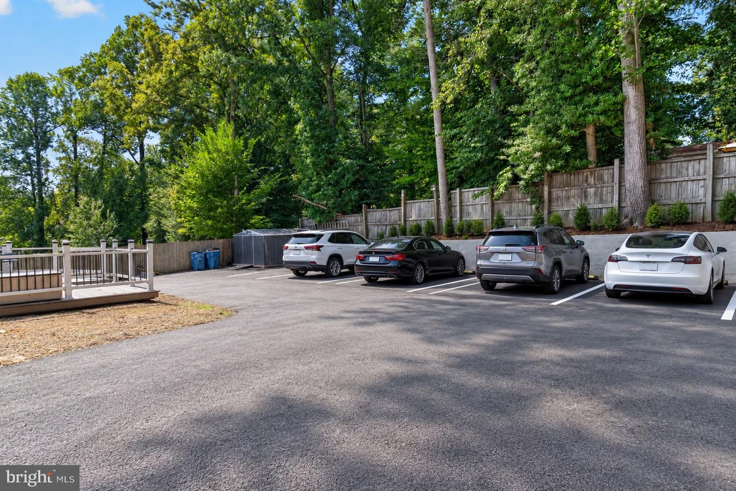 9524 3rd Pl Property Photo 3