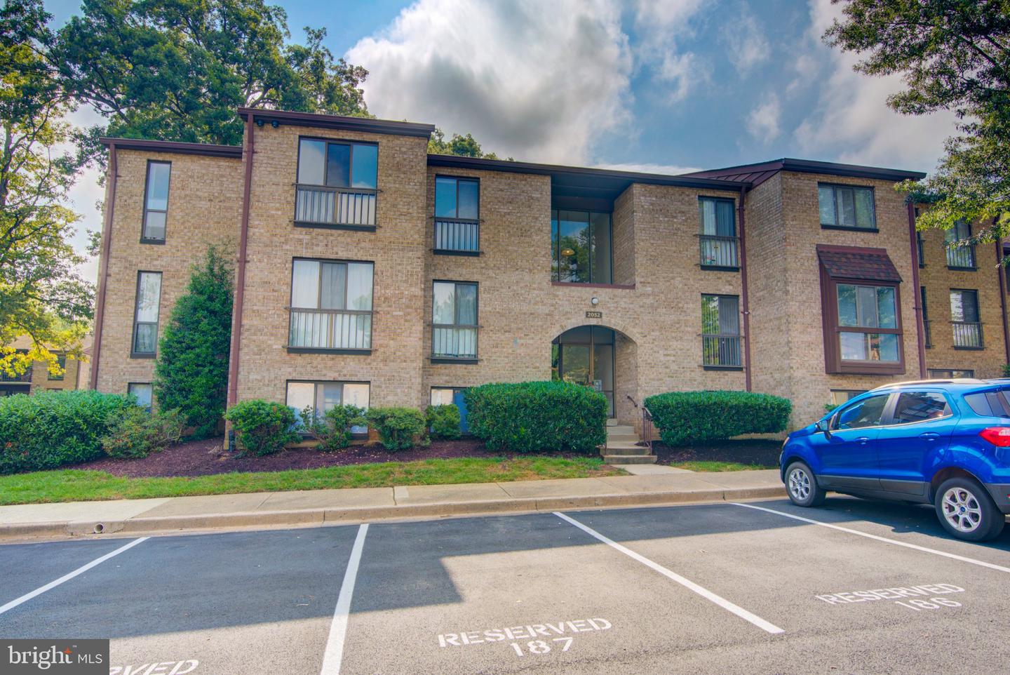 2052 Royal Fern Ct #23/21c Property Photo 1