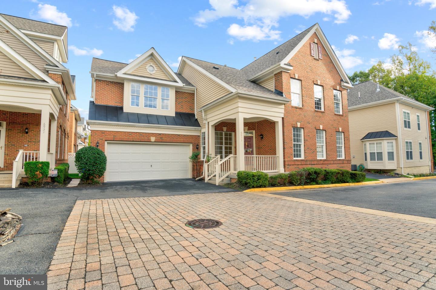 6933 COVE INLET CT Property Photo 1