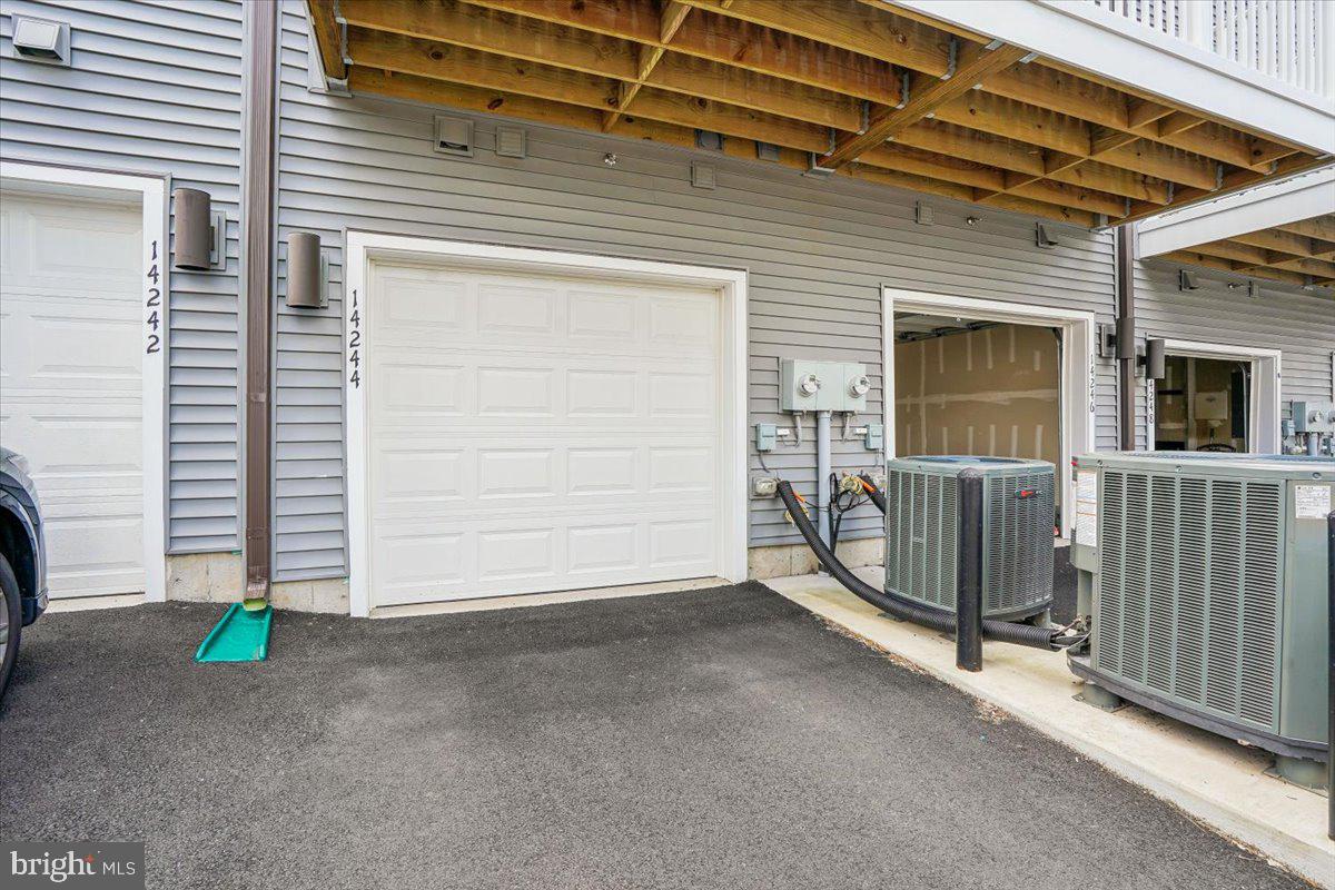 14244 Newbrook Dr Property Photo 33