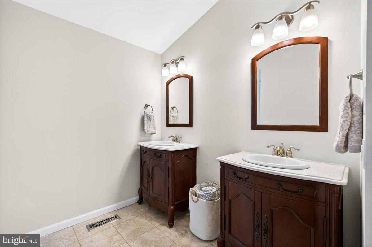 3894 Plum Run Ct Property Photo 30