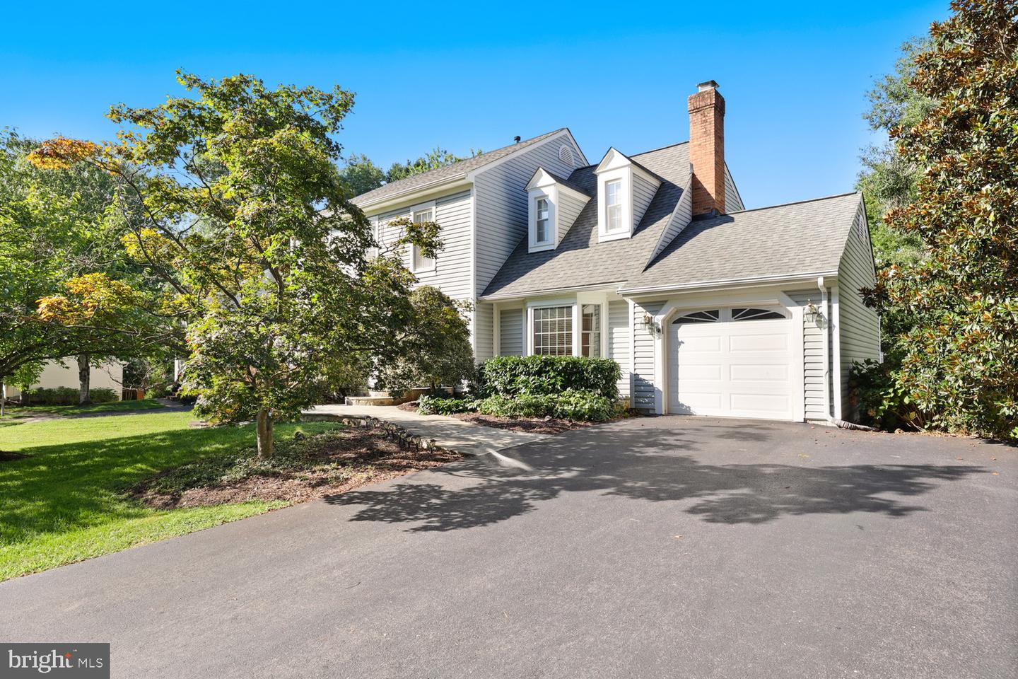 10221 Eagle Landing Ct Property Photo 1