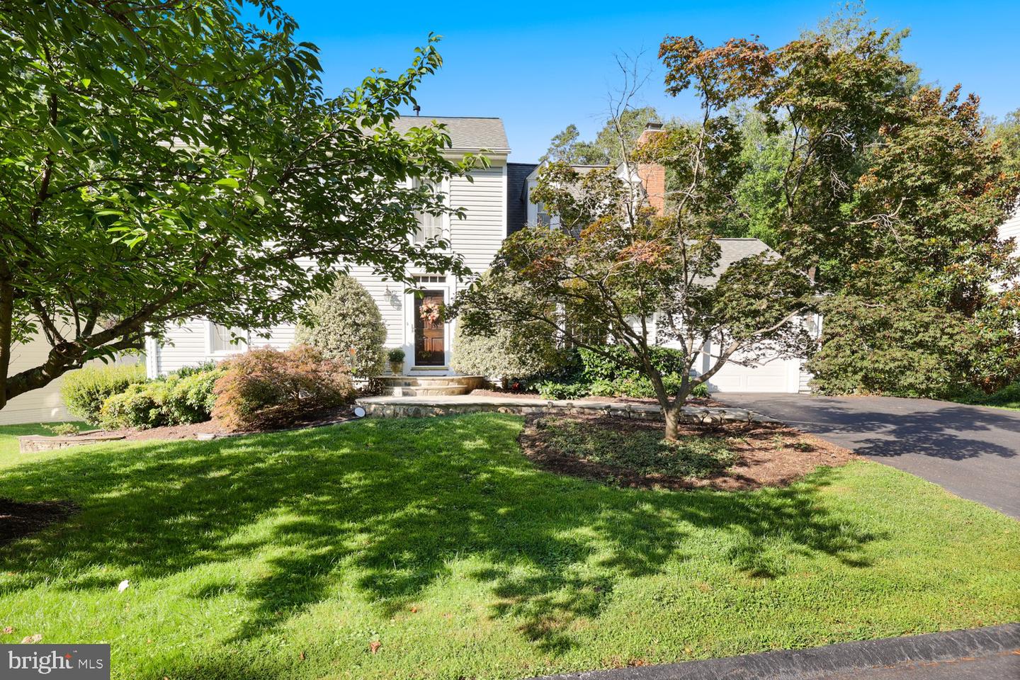 10221 Eagle Landing Ct Property Photo 2