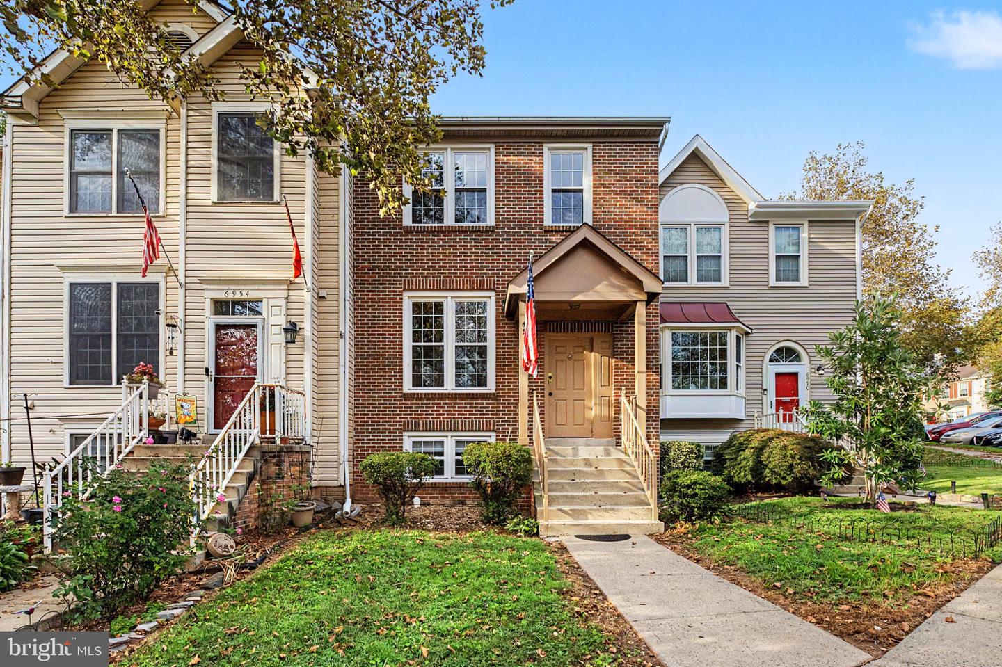 6952 Compton Ln Property Photo 1