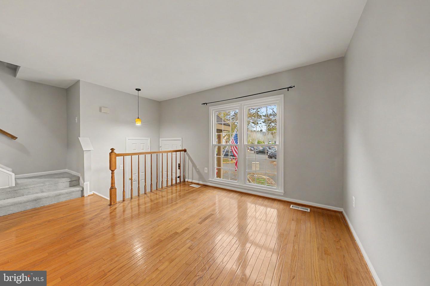 6952 Compton Ln Property Photo 9