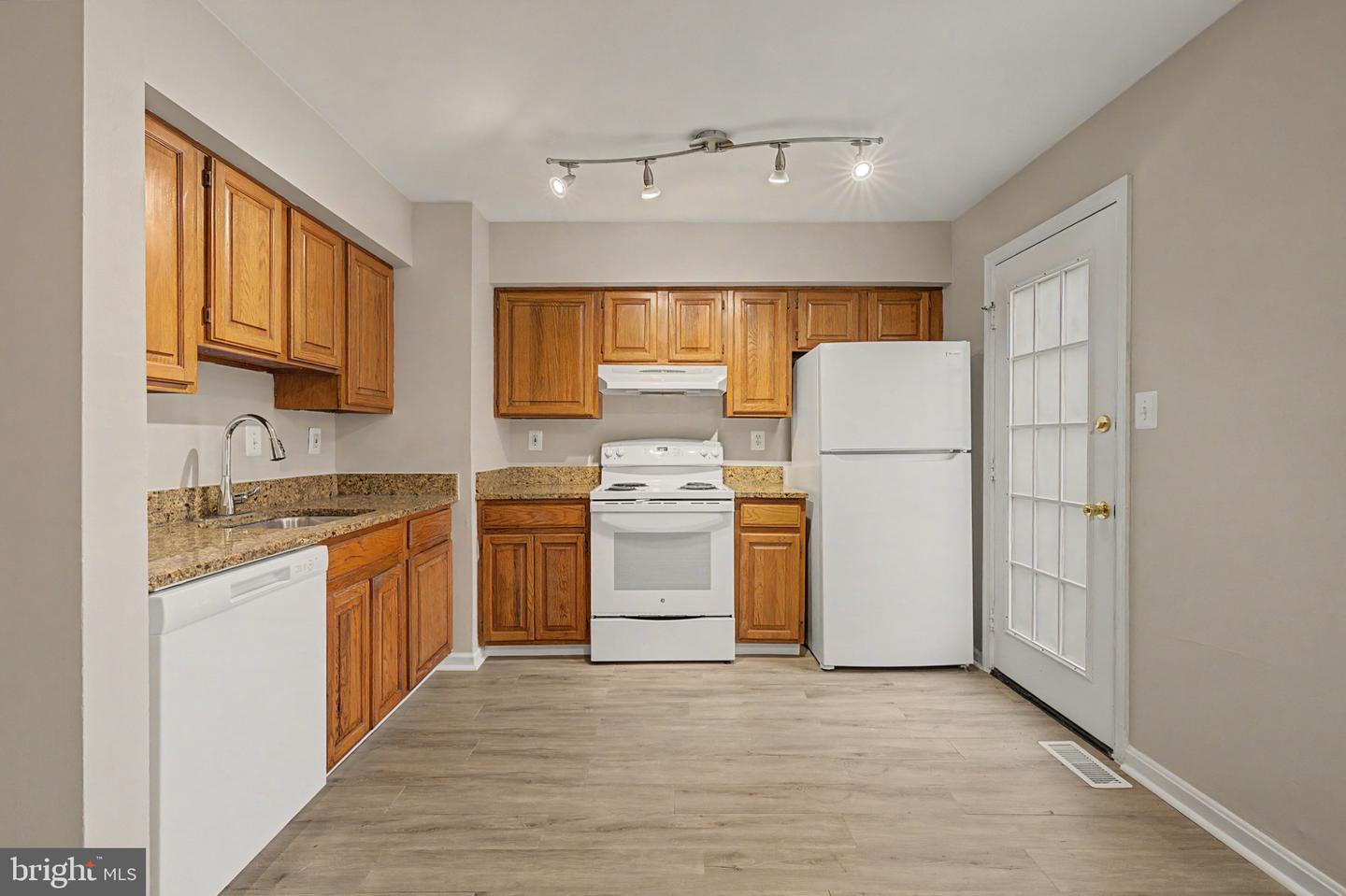 6952 Compton Ln Property Photo 11