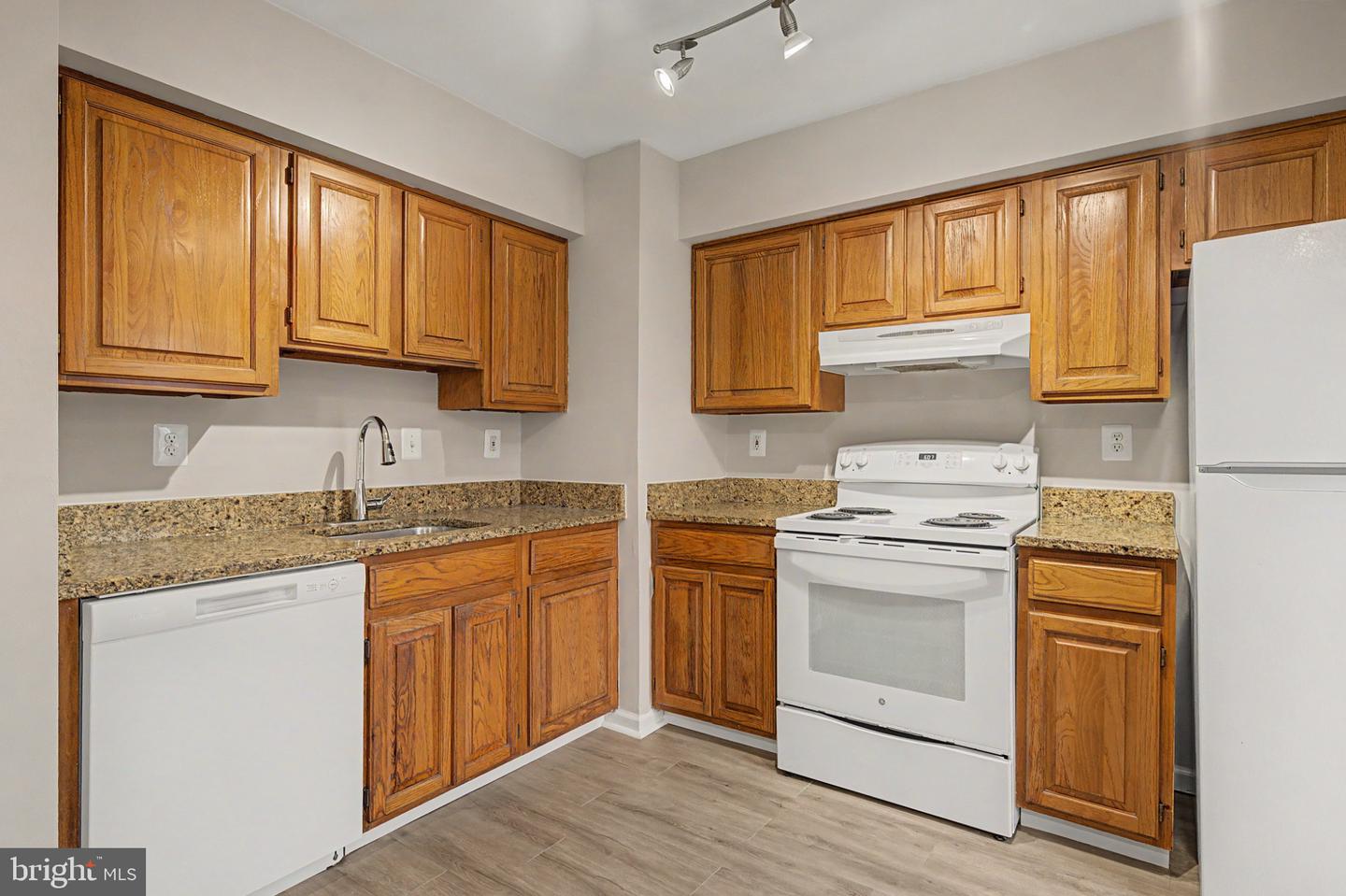 6952 Compton Ln Property Photo 12