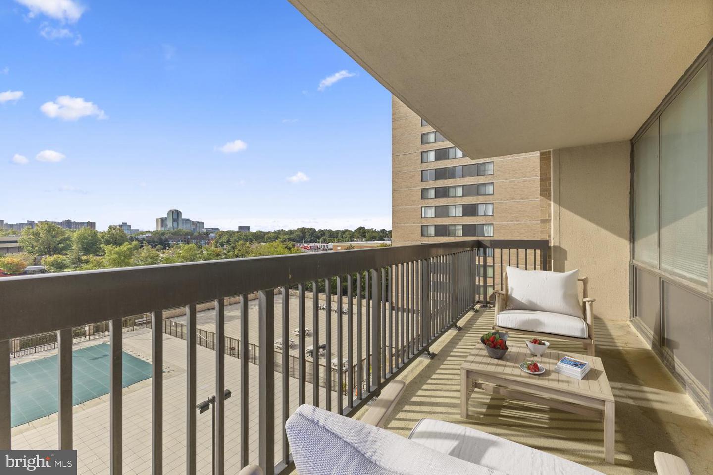 3709 S GEORGE MASON DR #613E Property Photo 1