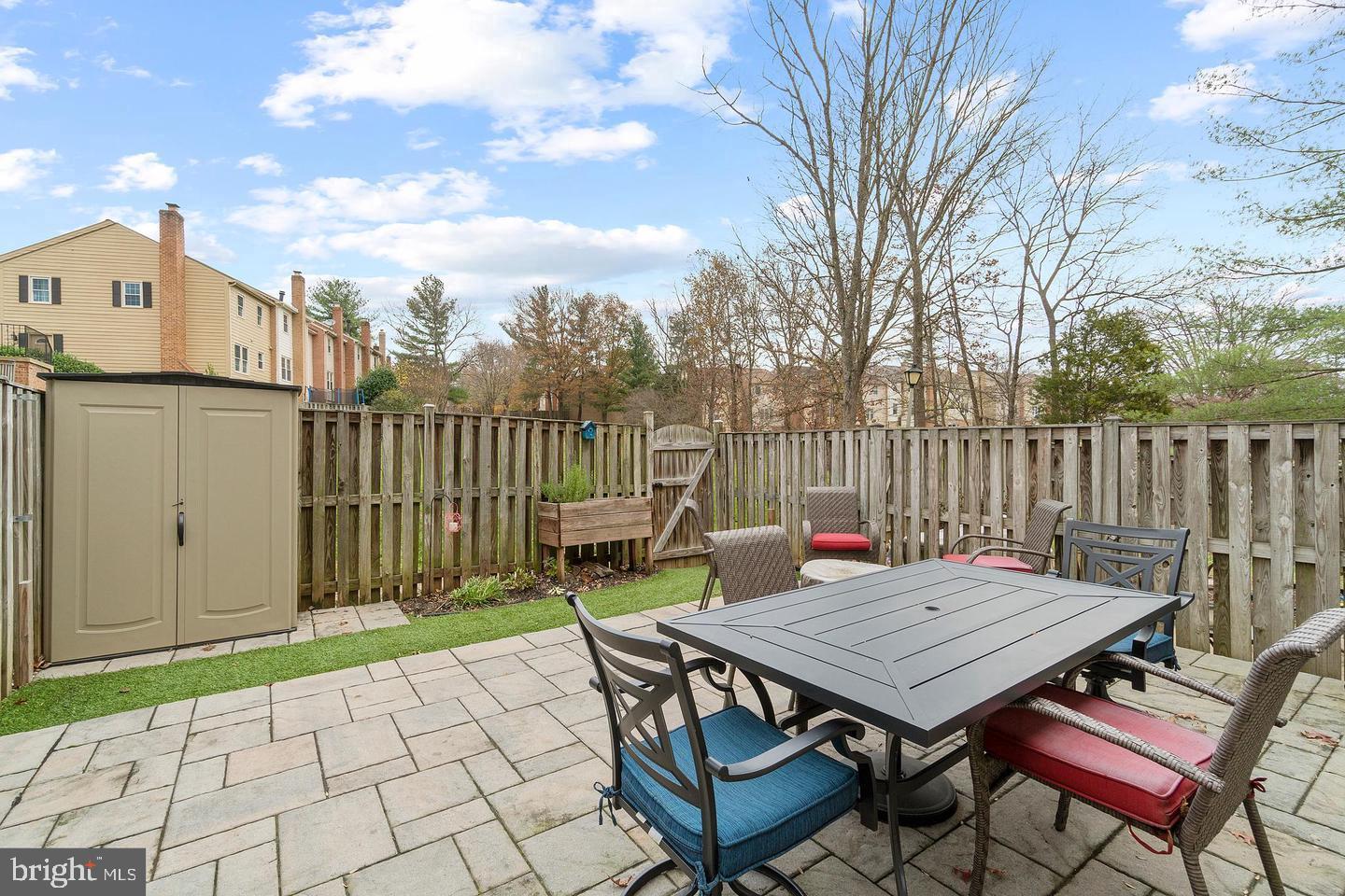 9979 Whitewater Dr Property Photo 15