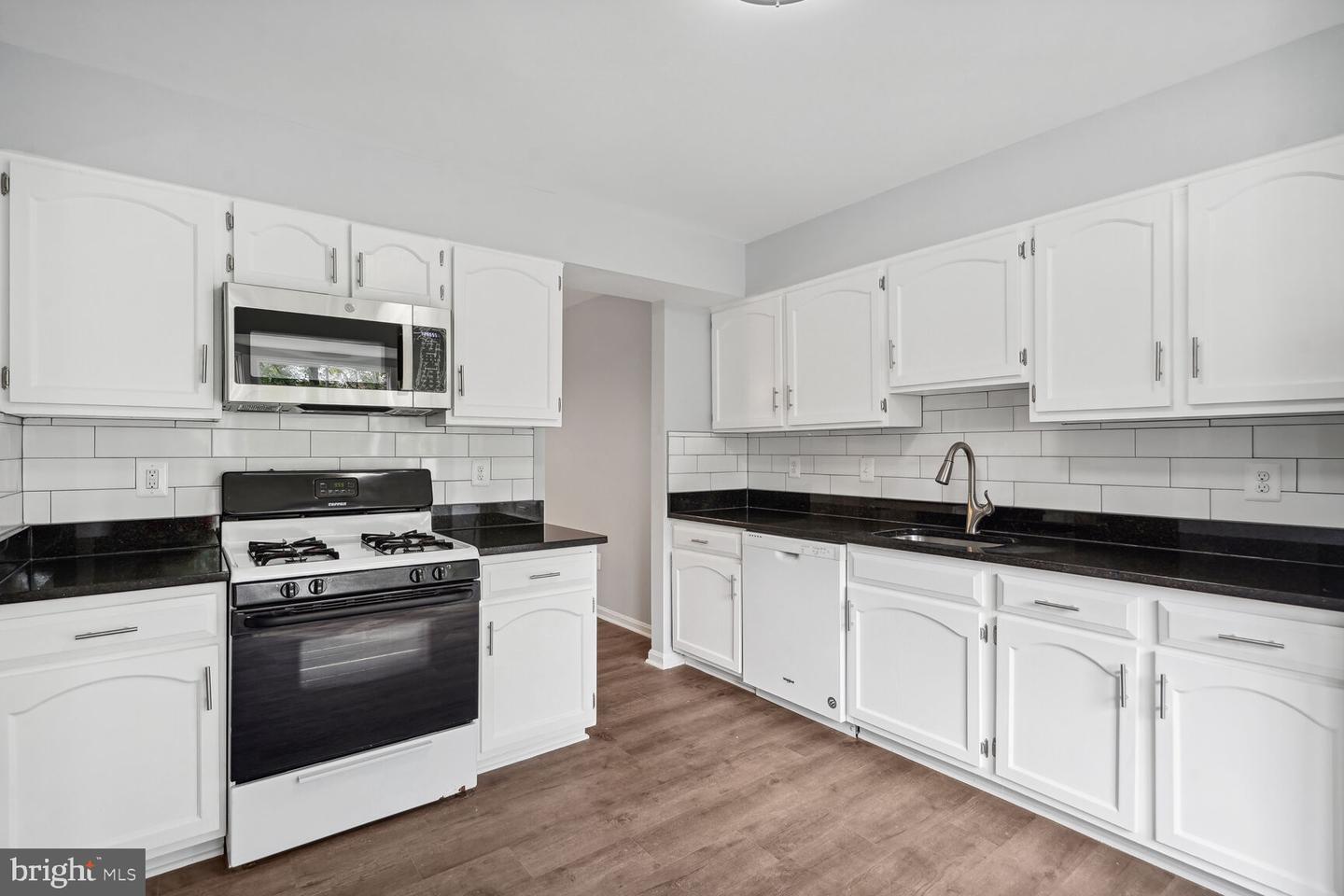 7759 Asterella Ct Property Photo 6