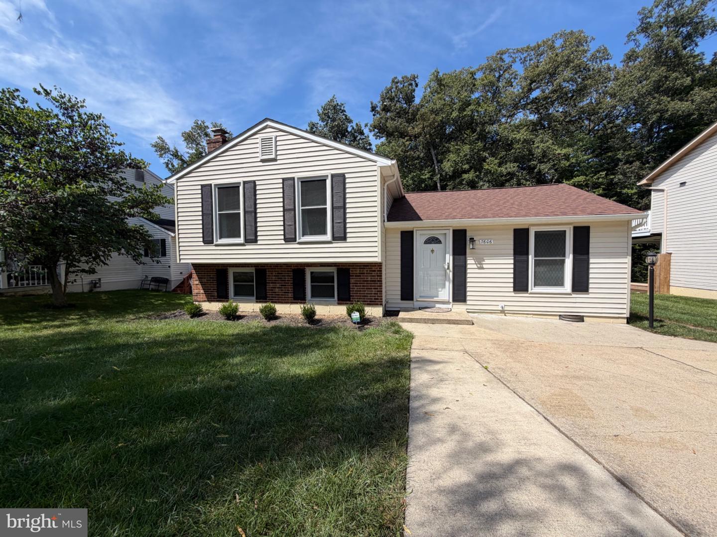7606 FALLSWOOD WAY Property Photo 1