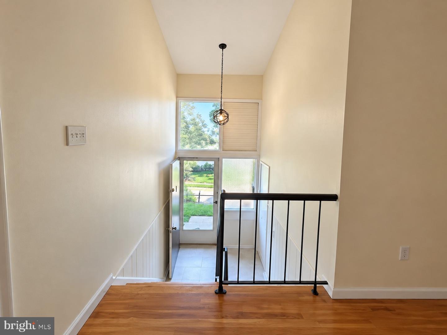 7818 Glenister Dr Property Photo 3