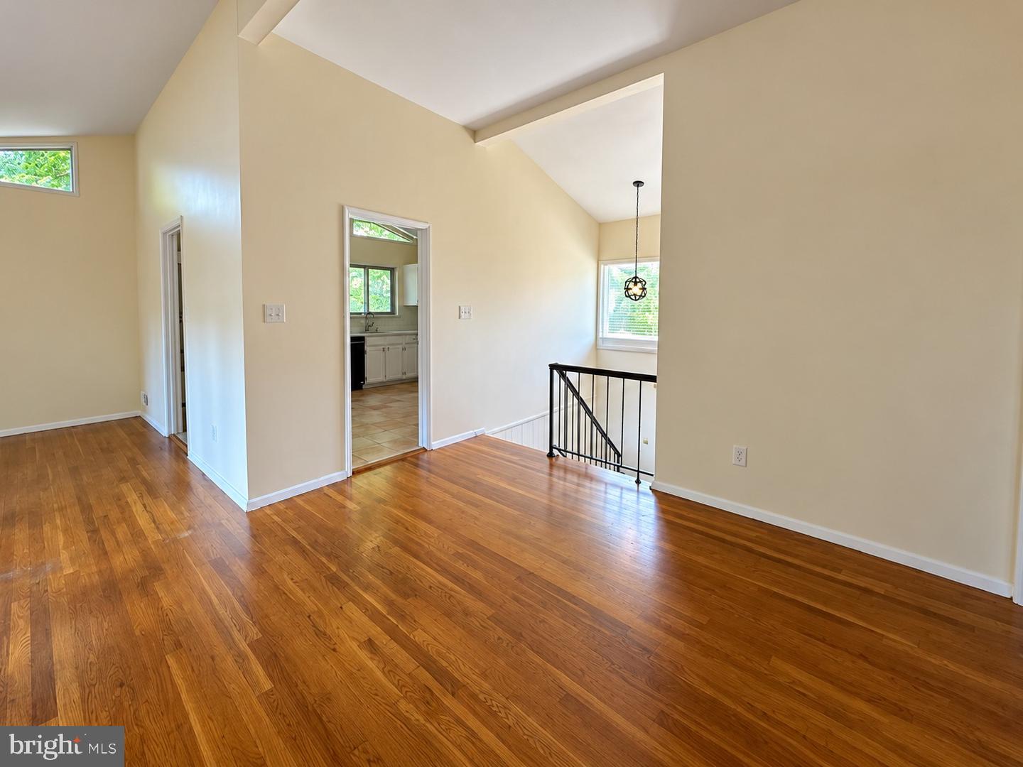 7818 Glenister Dr Property Photo 4