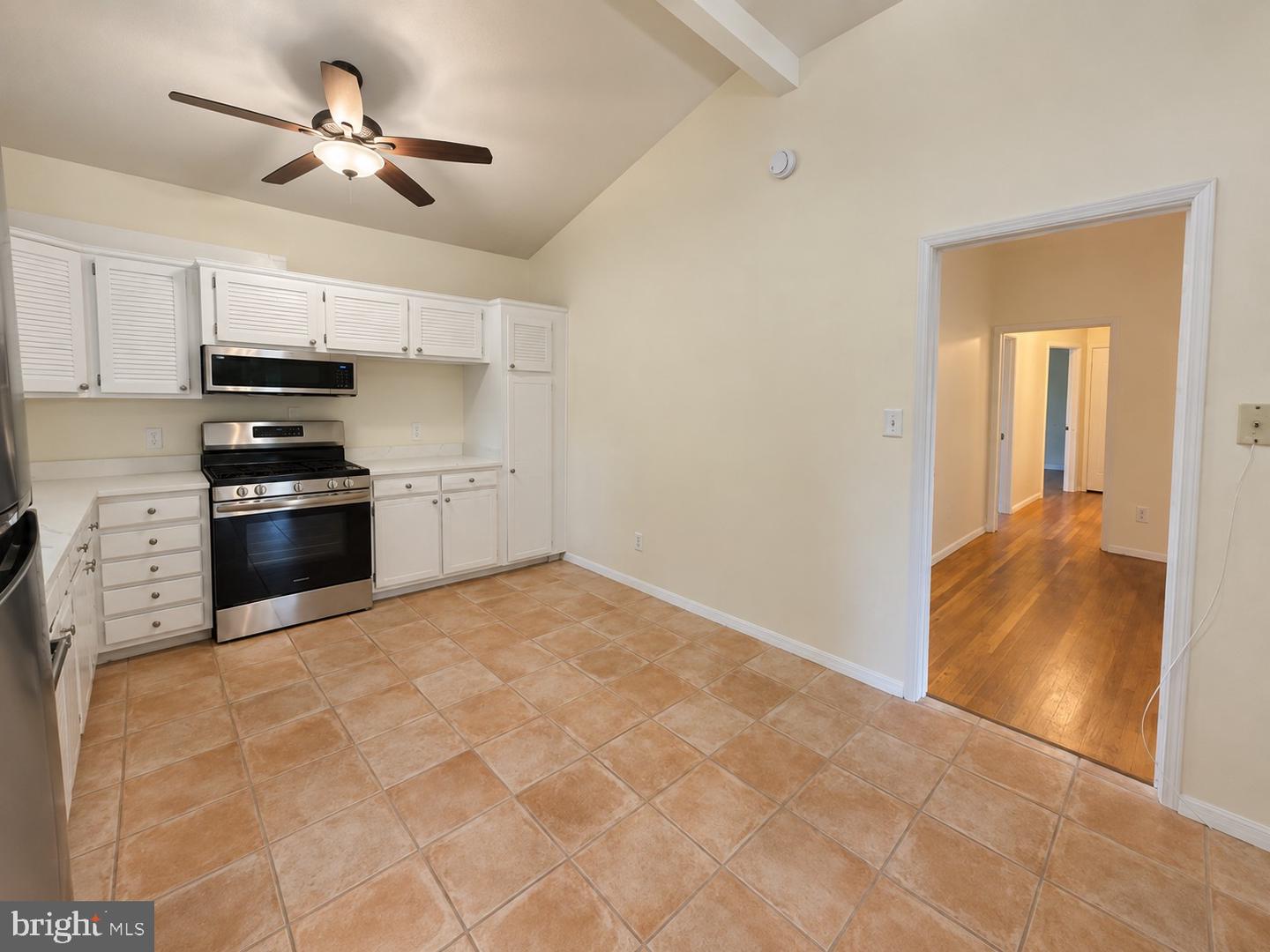 7818 Glenister Dr Property Photo 10