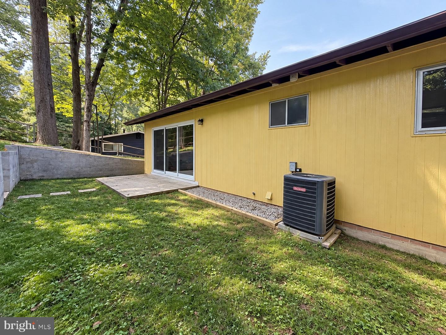 7818 Glenister Dr Property Photo 33