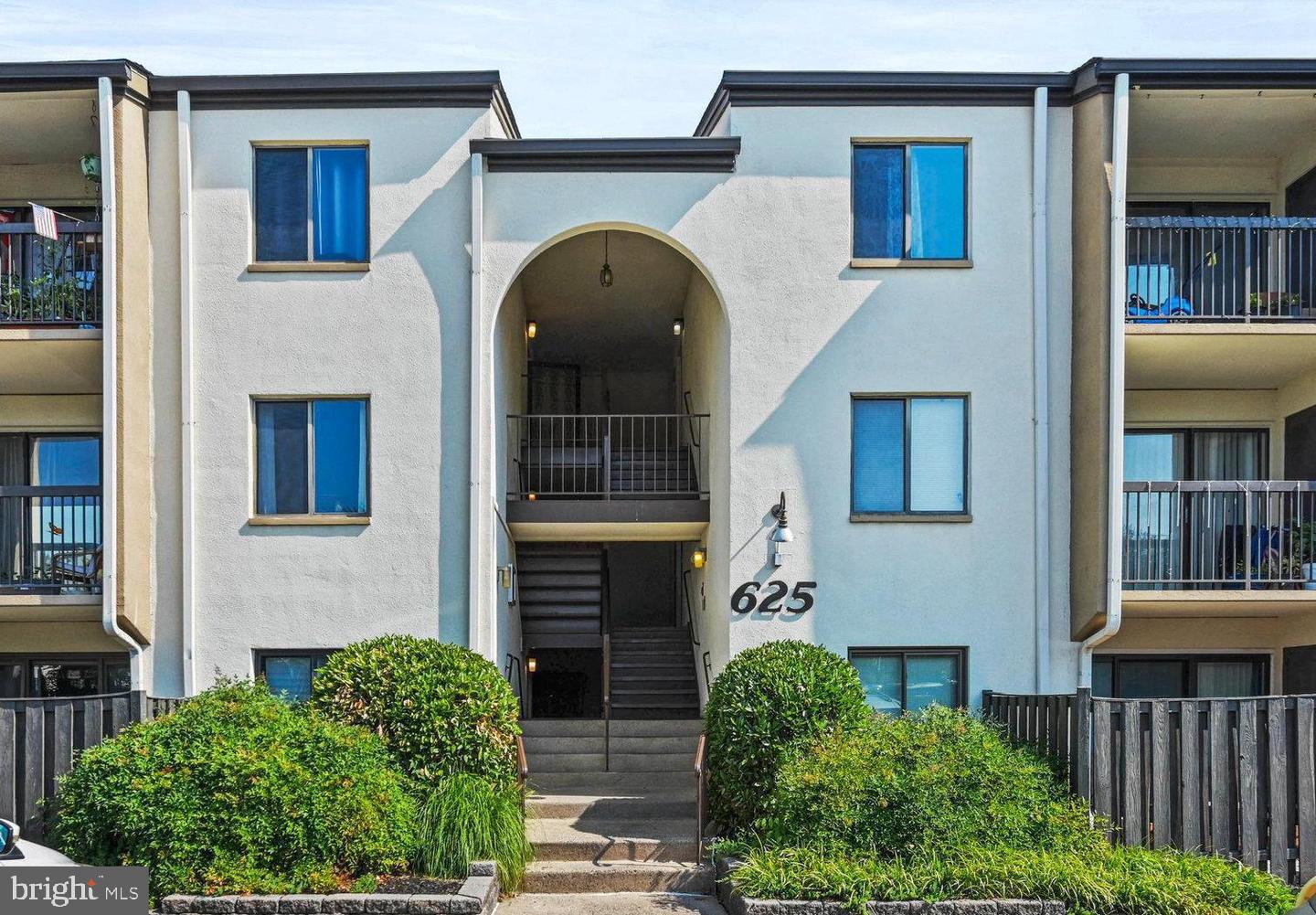 625 Center St #t3 Property Photo 1