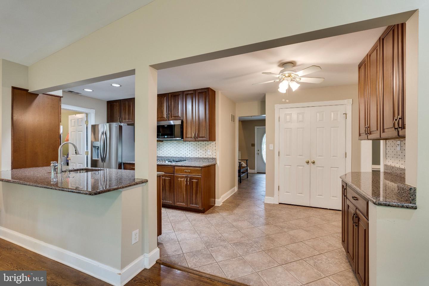 1816 Midlothian Ct Property Photo 6