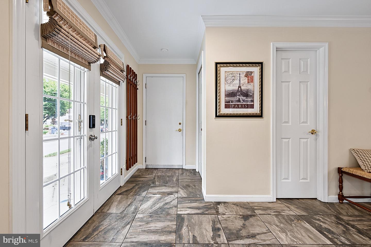 10008 Beacon Pond Ln Property Photo 5