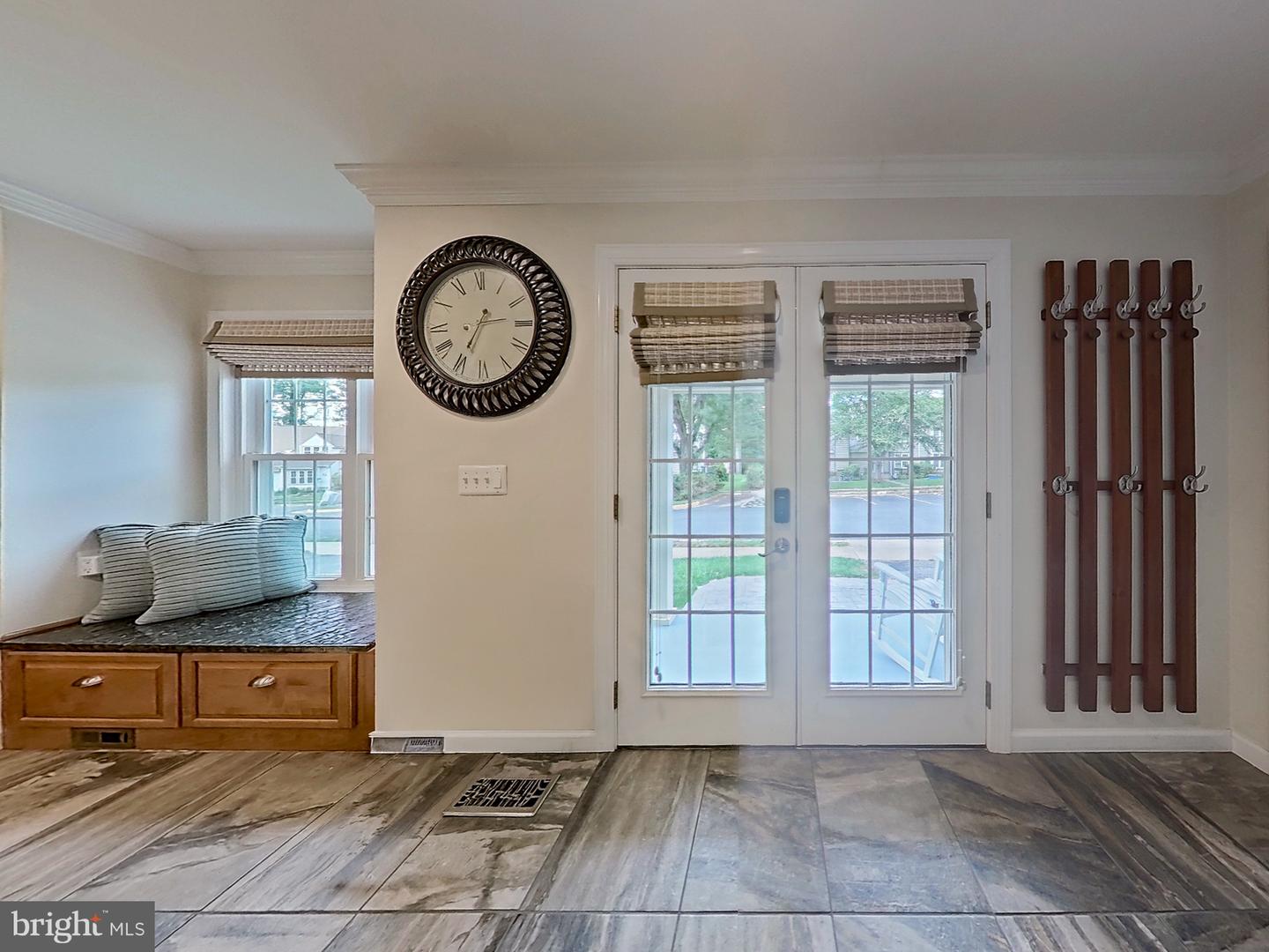 10008 Beacon Pond Ln Property Photo 6