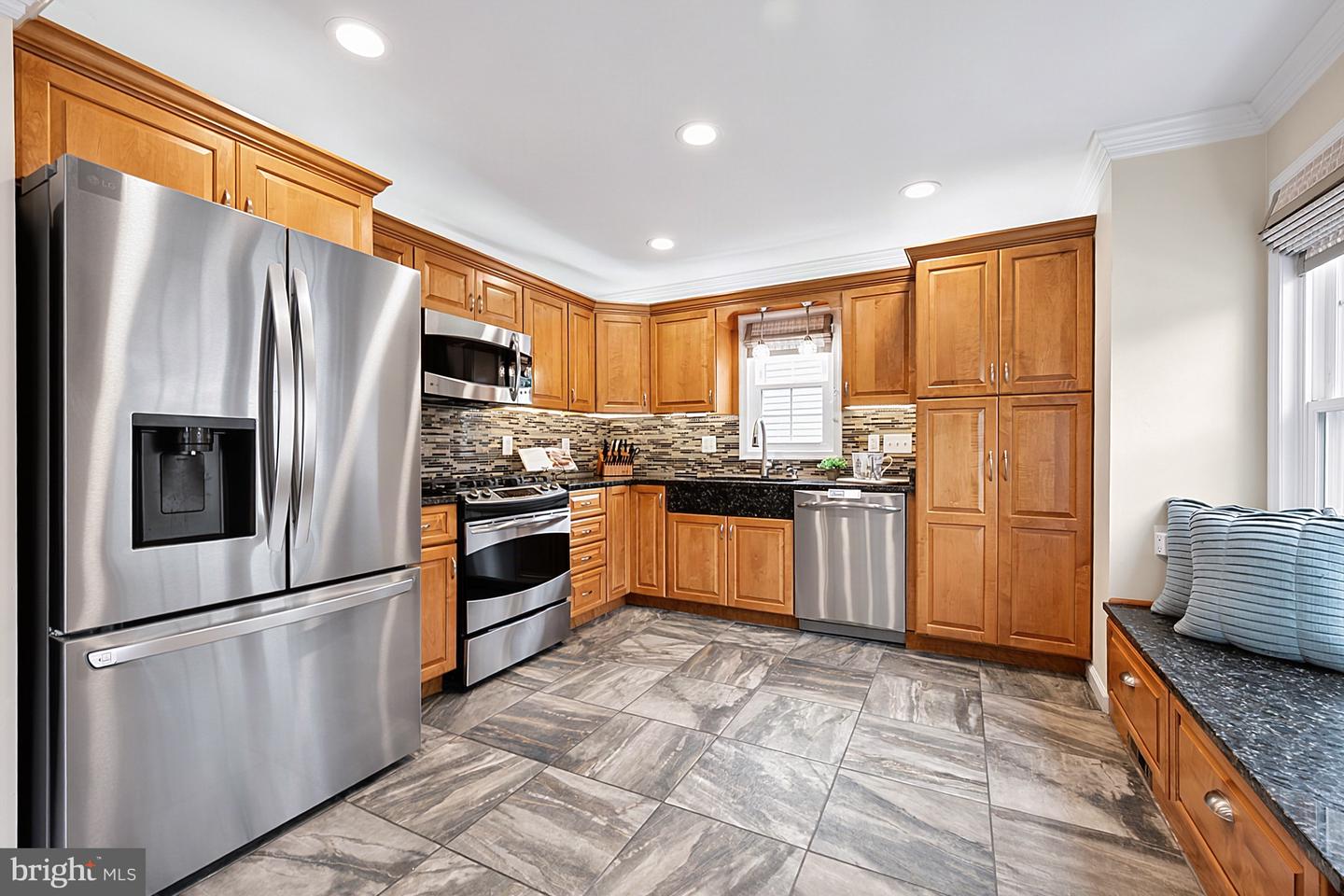 10008 Beacon Pond Ln Property Photo 7
