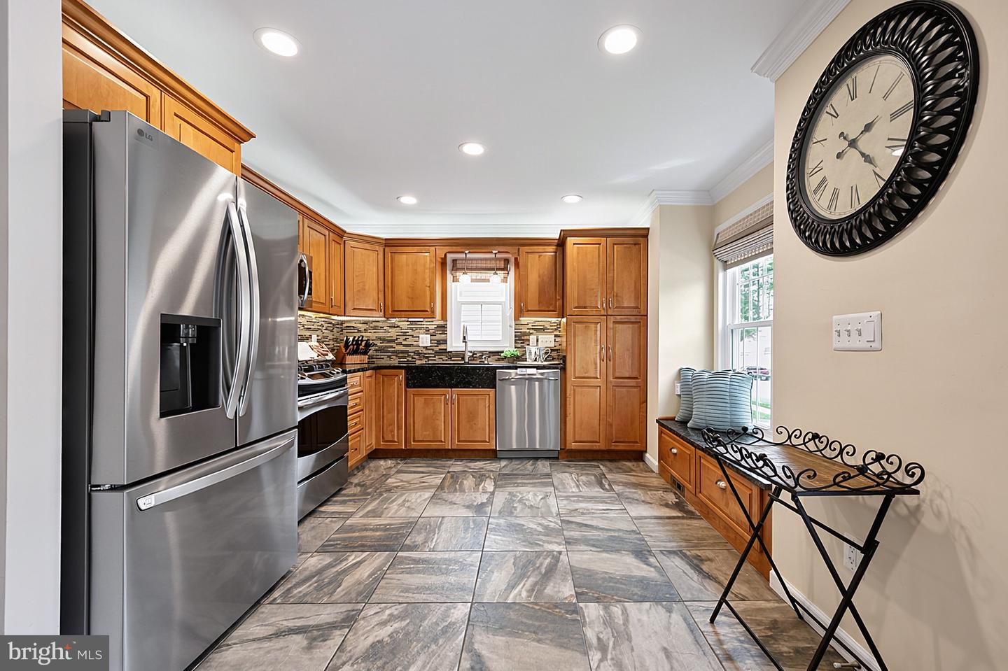 10008 Beacon Pond Ln Property Photo 11