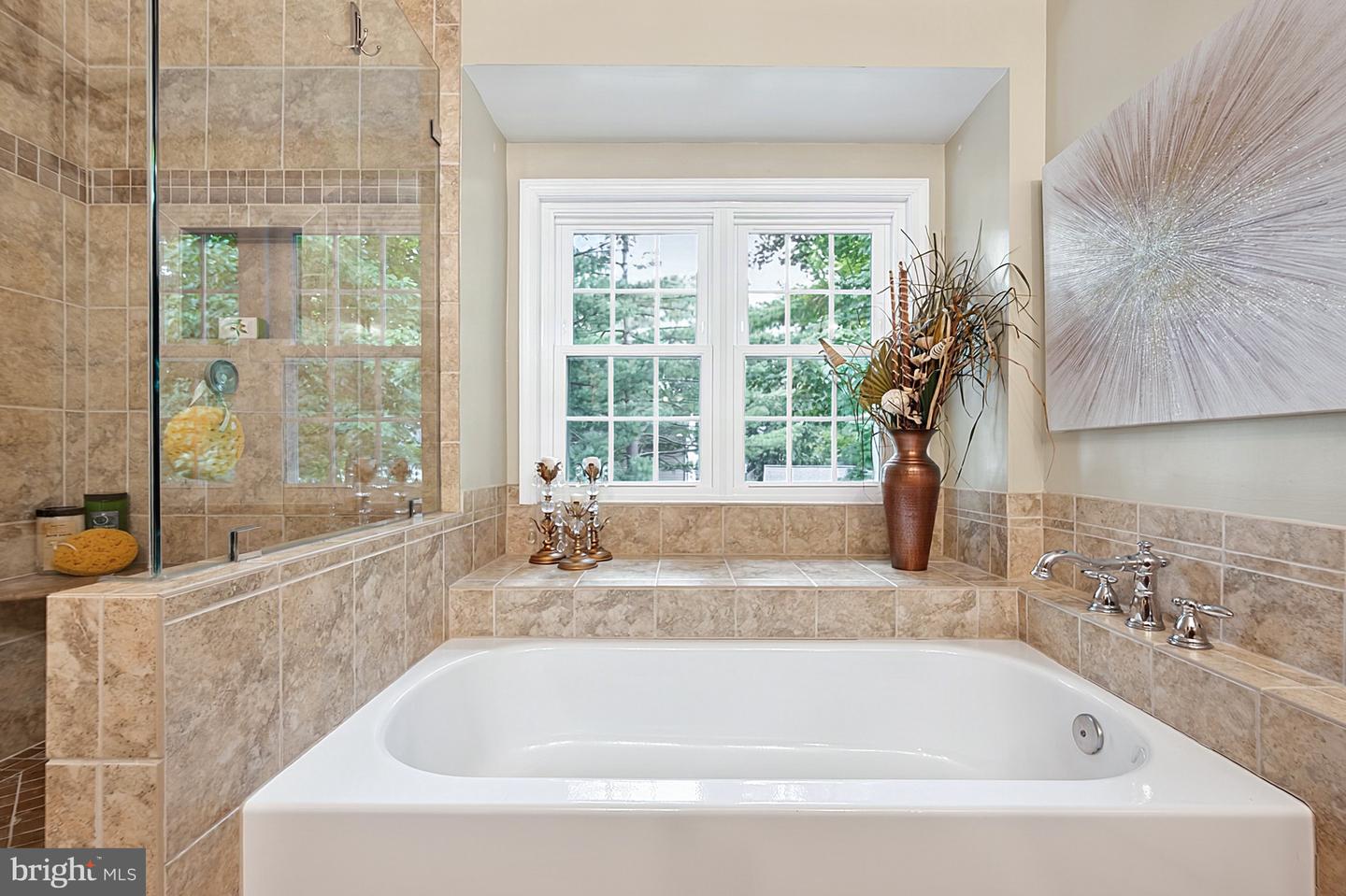 10008 Beacon Pond Ln Property Photo 38