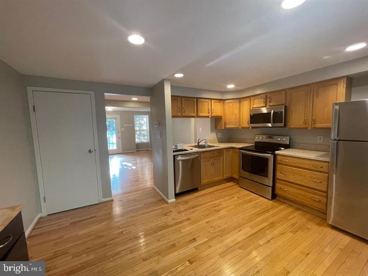 11906 Fieldthorn Ct Property Photo 2