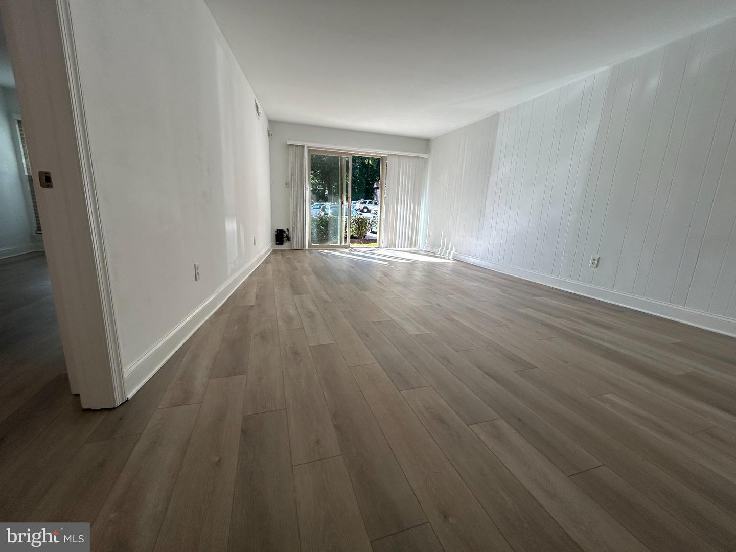 5802 Royal Ridge Dr #b Property Photo 5