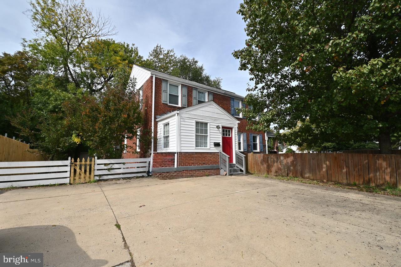 6102 N Kings Hwy Property Photo 1